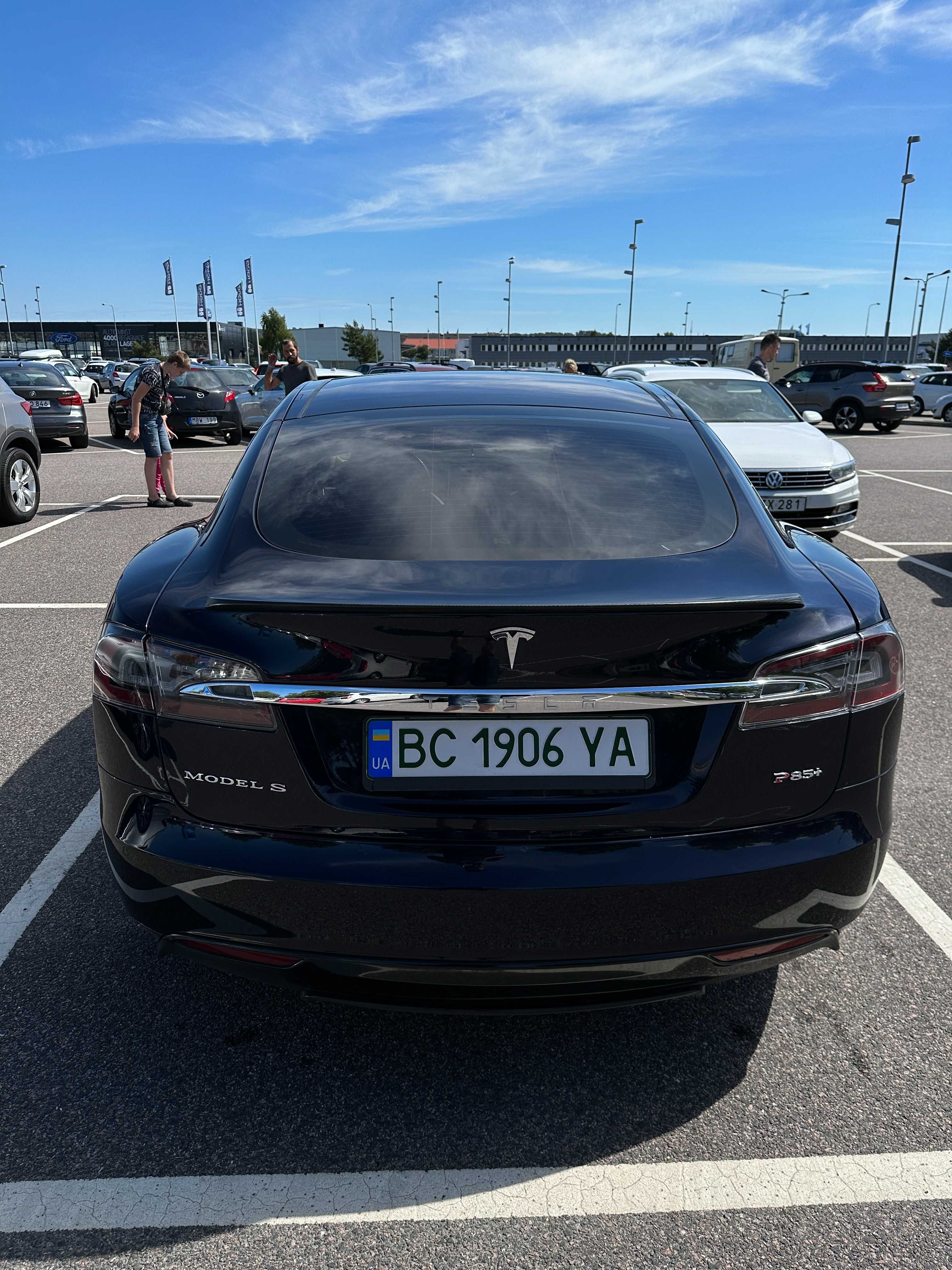 Tesla nodel S для Європи,  кредит.