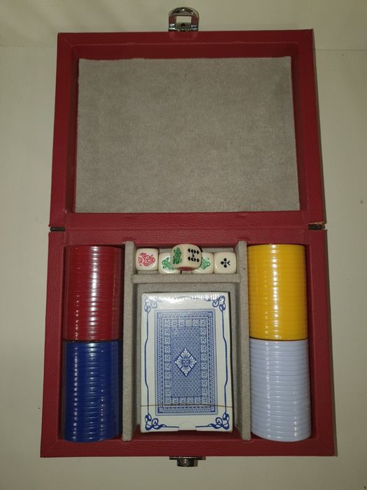 Шкіряні набори для гри в покер