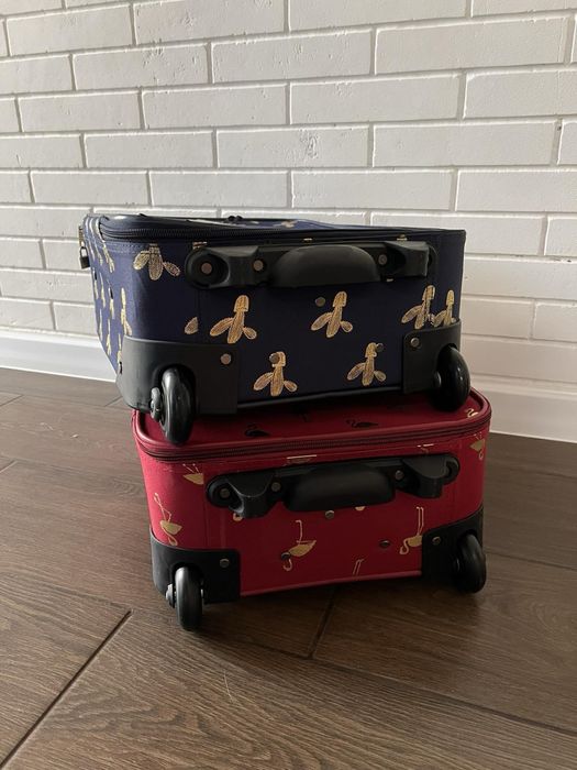 Чемодан дорожній