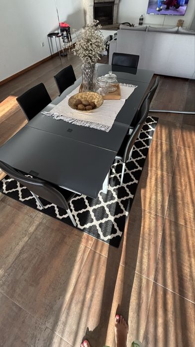 Mesa e Cadeiras