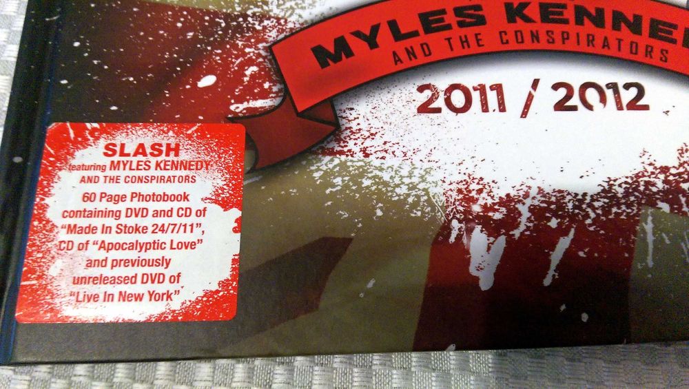 Slash Myles Kennedy & the Conspirators - 2011/2012 Apocalyptic Love
