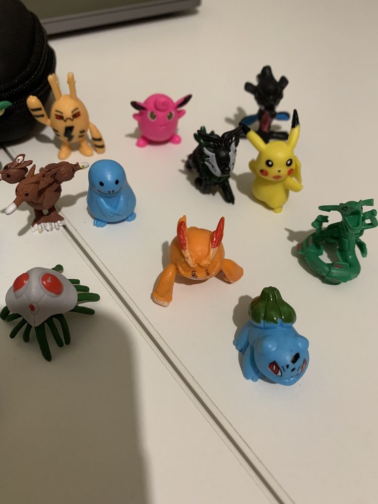 24 Figuras / bonecos pokemon