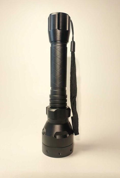 Latarka ZOOM, dioda Luminus SFT-25R, 770m zasięgu