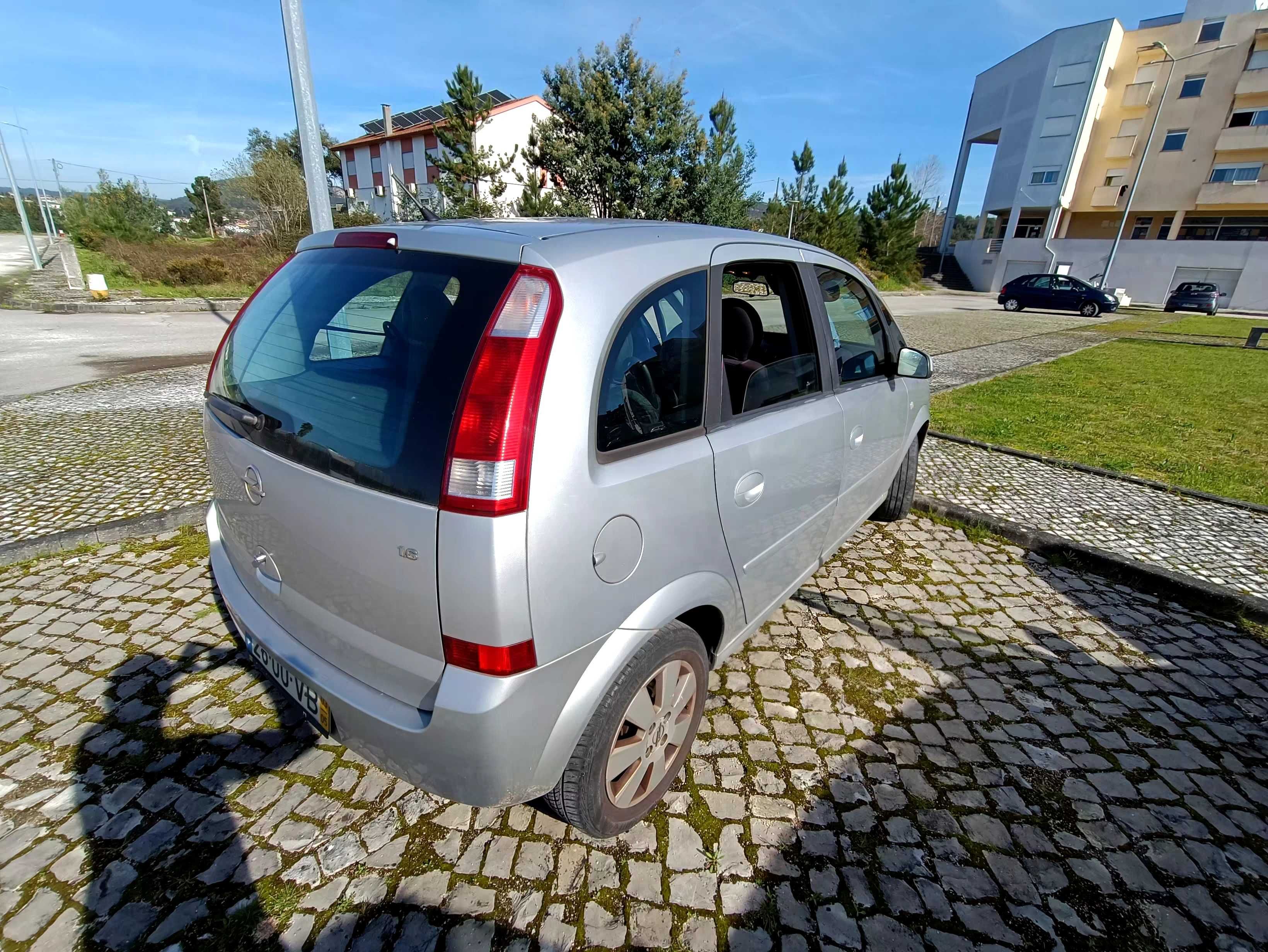 Opel Meriva 1.6 muito estimado 100 CV a gasolina, muito econômico