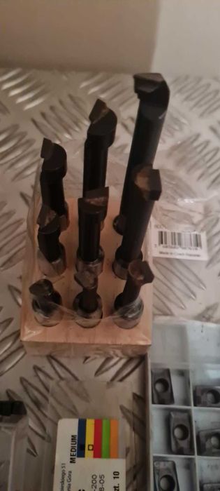 Noże do tokarek Frezy Płytki Tokarskie ZeSTaW Tokarka Frez