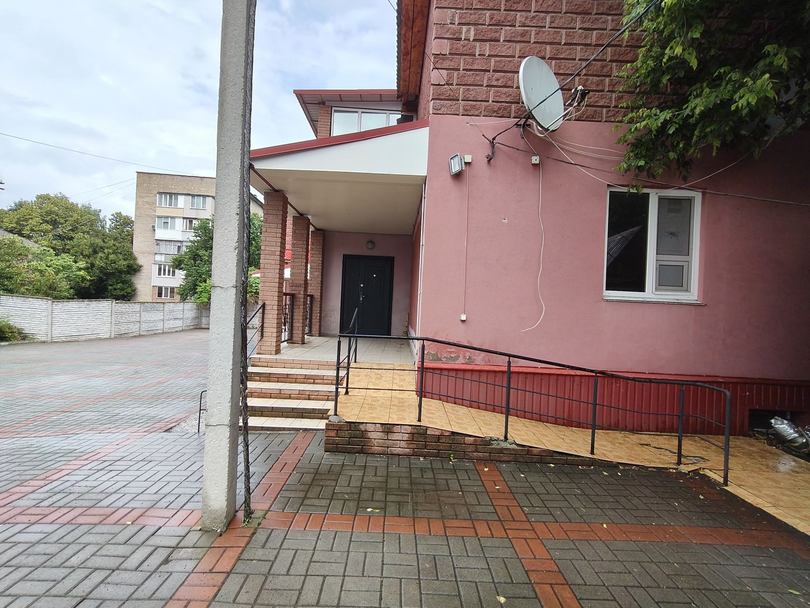 В оренду приміщення комерційного призначення