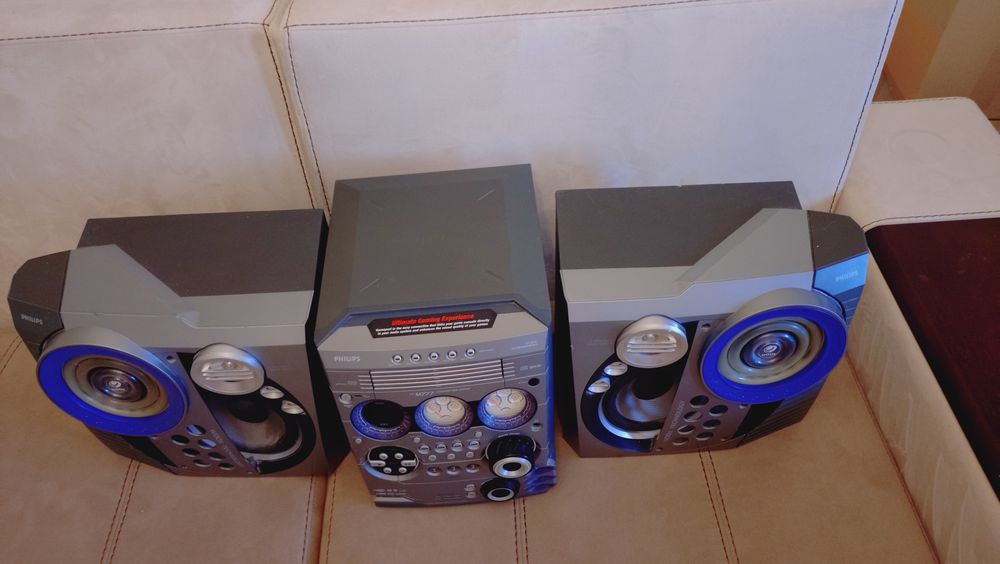 Музичний центр Philips FW M777