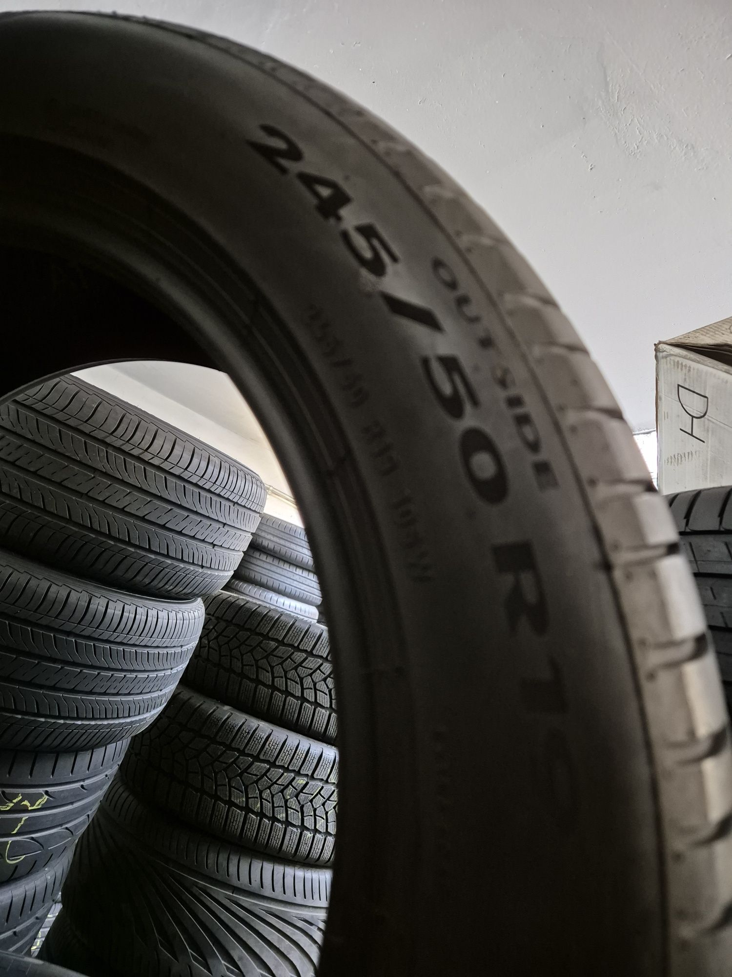 Kpl.opon letnich Pirelli 245 50r19 rok 22