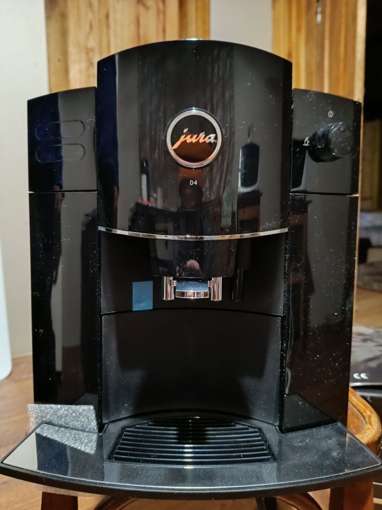 Кофемашина Jura d4 новая, дешевле магазинов