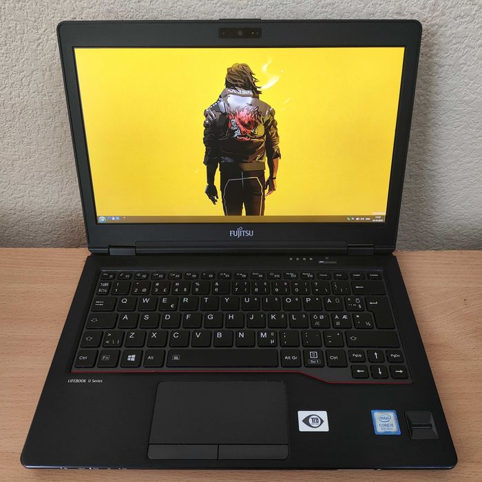 Компактний Fujitsu U728 12.5"FHD IPS i5-8250U/8Gb DDR4/256SSD/UHD