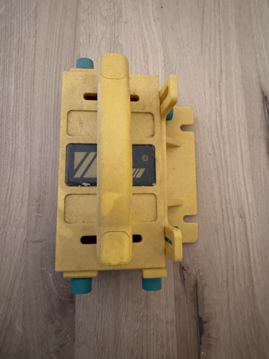 Штовхач для пилки, фрезера