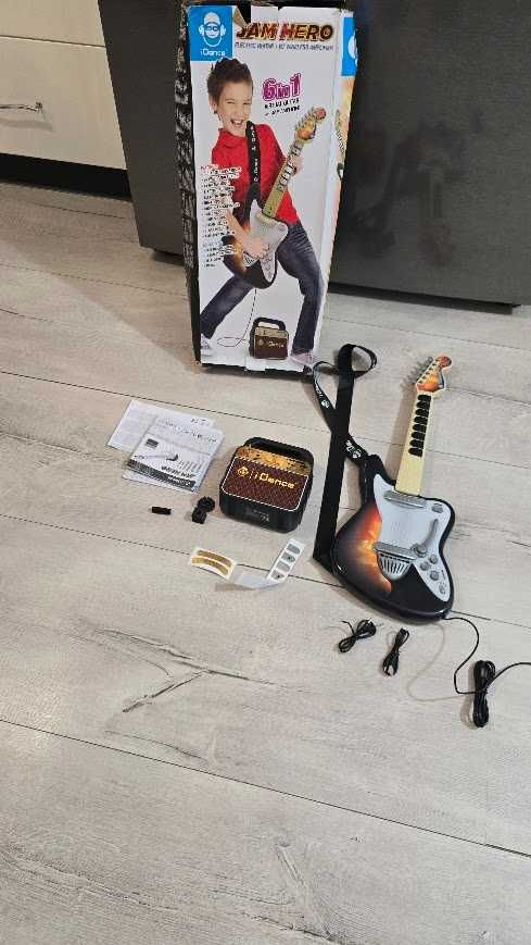 Wirtualna Gitara elektryczna Jam Hero ze wzmacniaczem od 3 lat