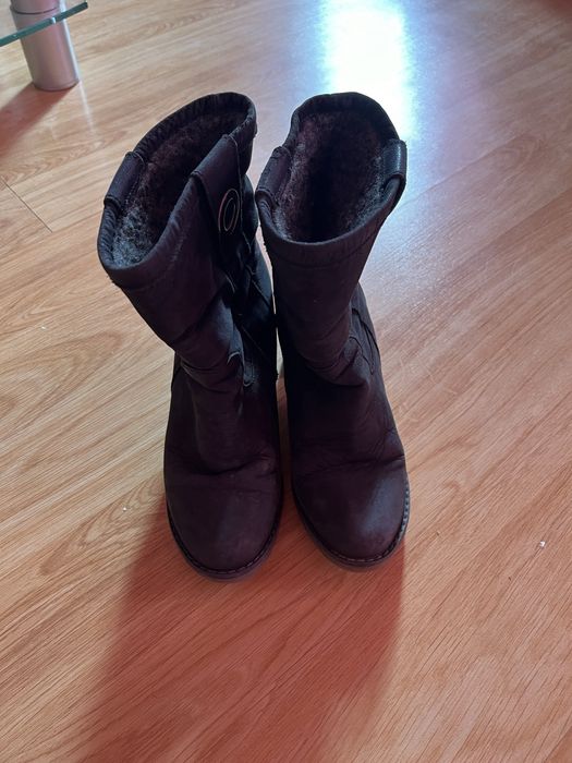 Зимове взуття жіноче