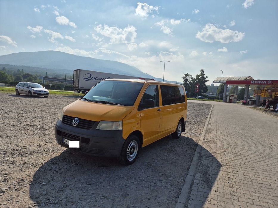F-VAT 23%*Volkswagen Transporter T5*9 osób *SPRAWNA KLIMA*1 właściciel