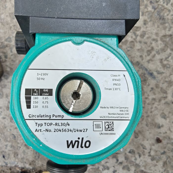 Циркуляционный насос Wilo TOP-RL 30/4 с комплектом  гаек