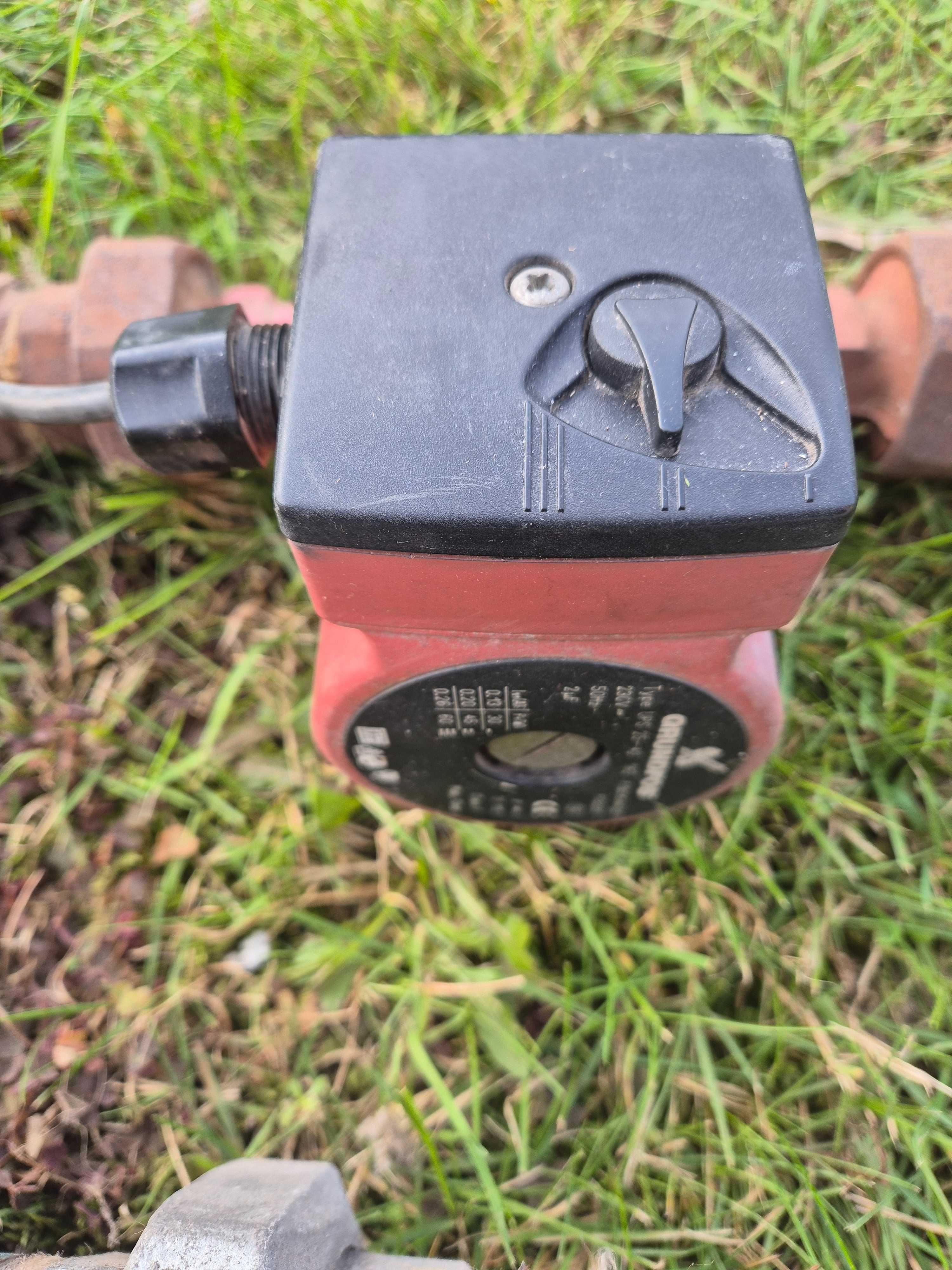 Komplet pompa z zaworem GRUNDFOS UPS 25-40. 180