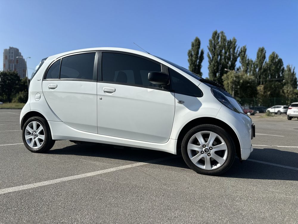 Citroen C-Zero, класна іграшка ;)