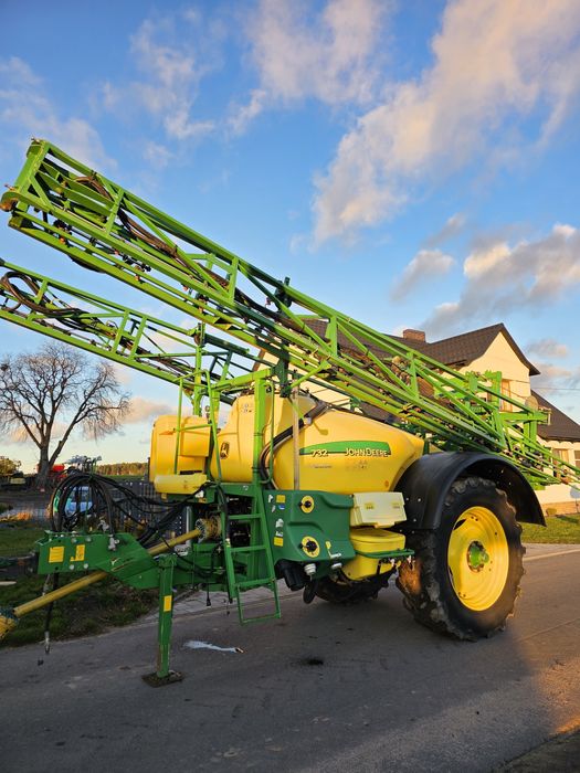 Opryskiwacz John Deere 732 , 28m