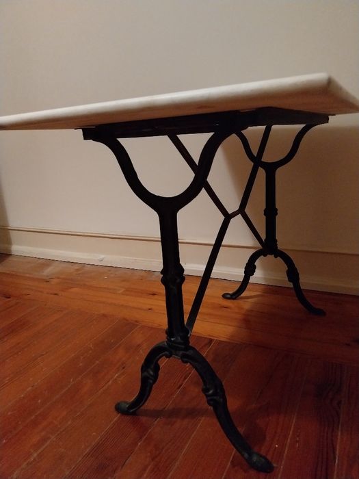 Mesa bistro ferro e mármore