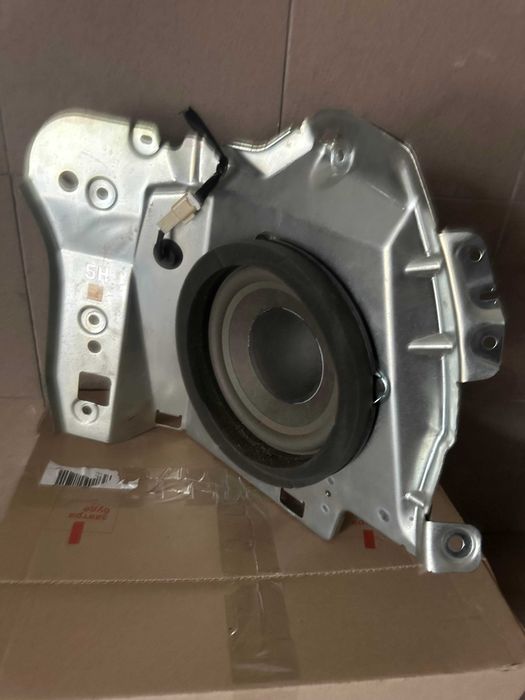 Сабвуфер Subaru Outback Harman Kardon