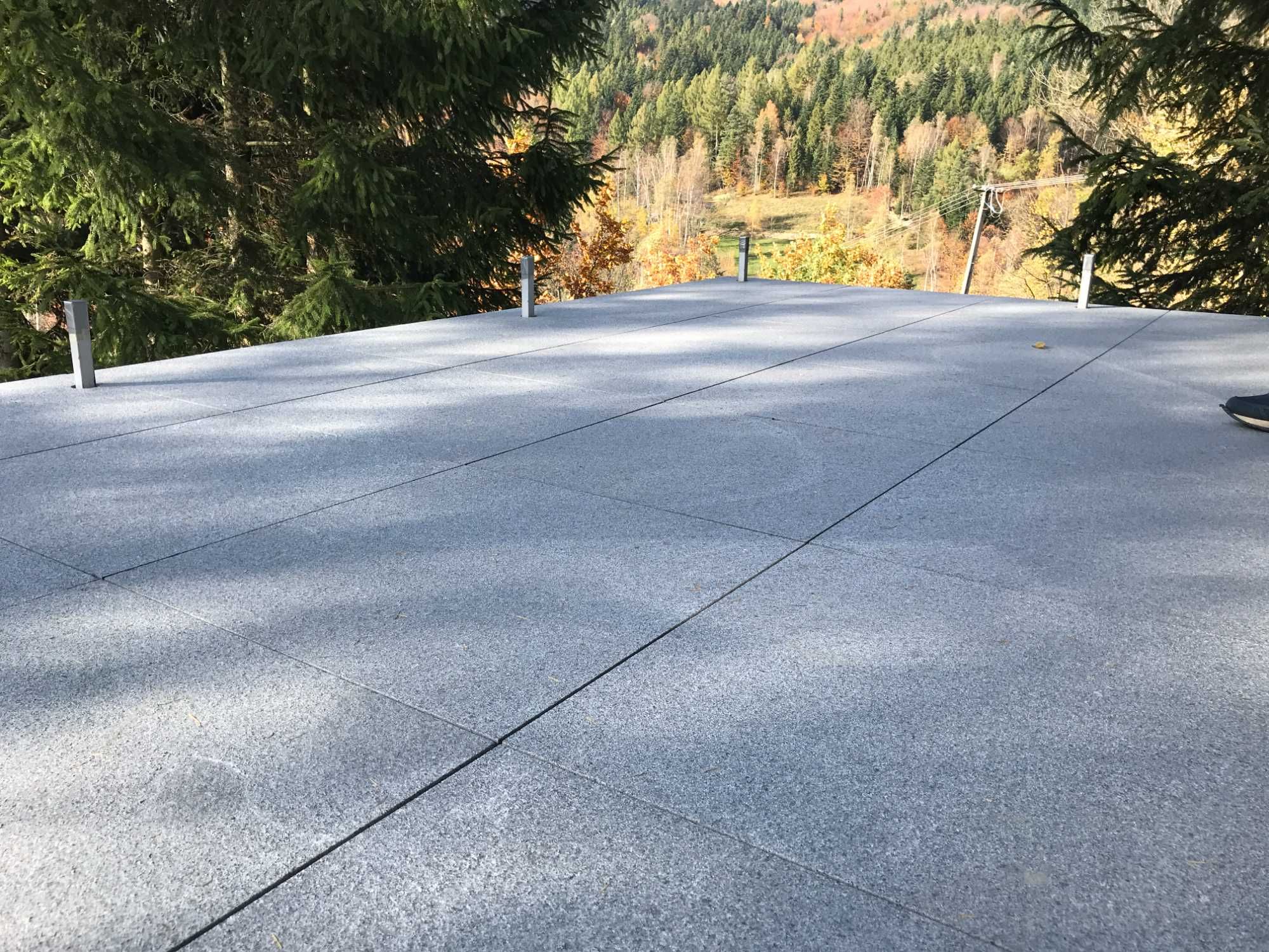 Granit G654 Padang Dark 60x60x2cm - Płomieniowany na tarasy i podesty