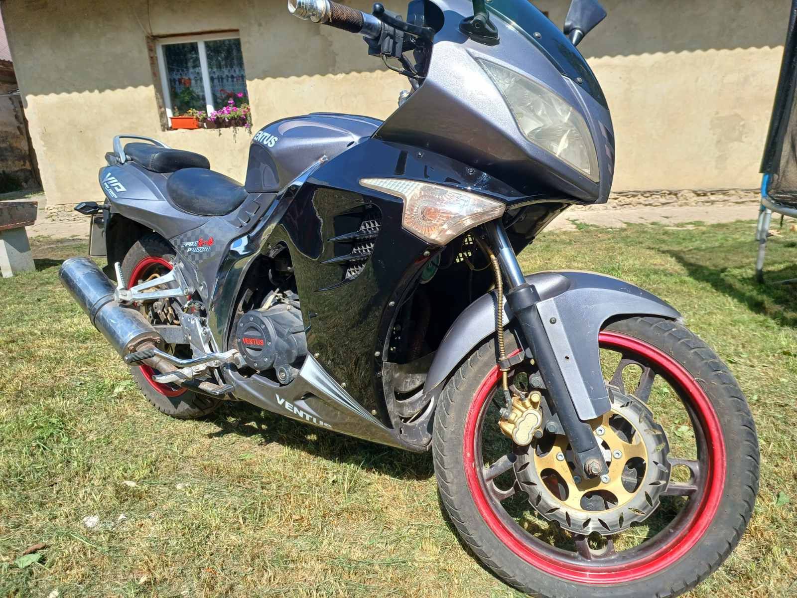 Продам мотоцикл 200кубів