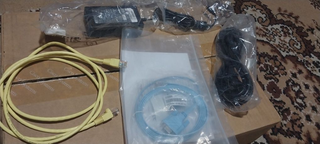 Маршрутизатор Cisco C881SRST-K9, ENet FXS - FXO Sec Router