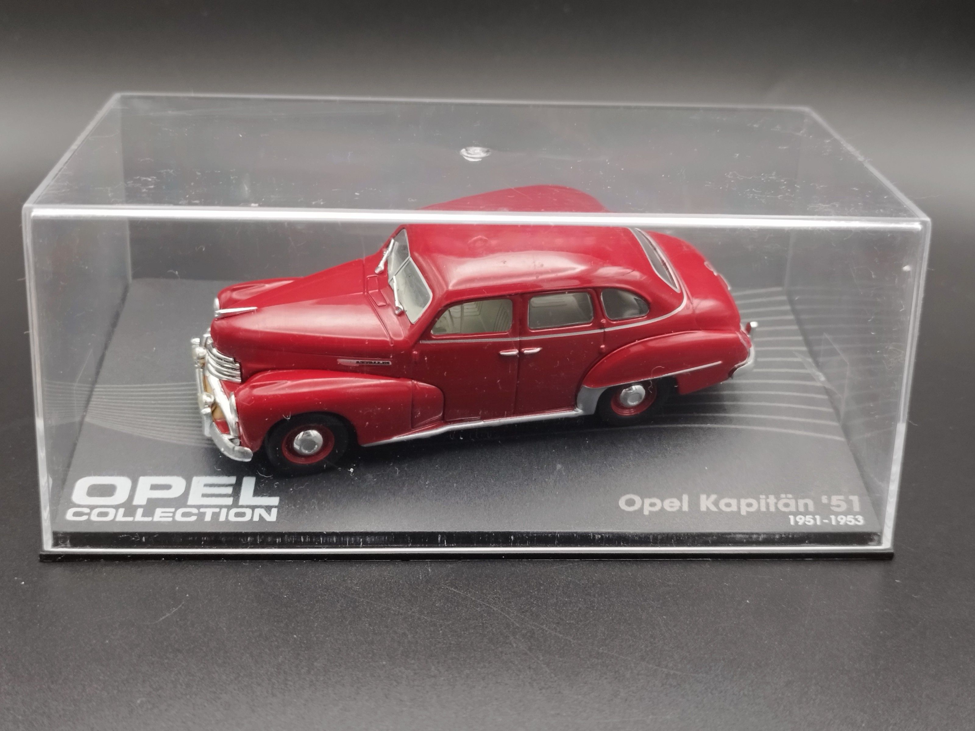 1:43 Opel Collection 1951-53 Opel Kapitan 51 model używany