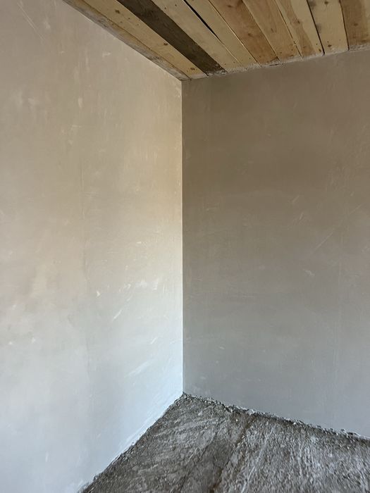 Виконуємо штукатурні роботи
