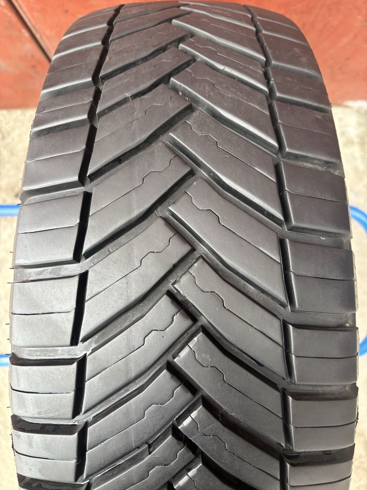 215/70/15c R15 Michelin Agilis CrossClimate всесезонка 1 шт