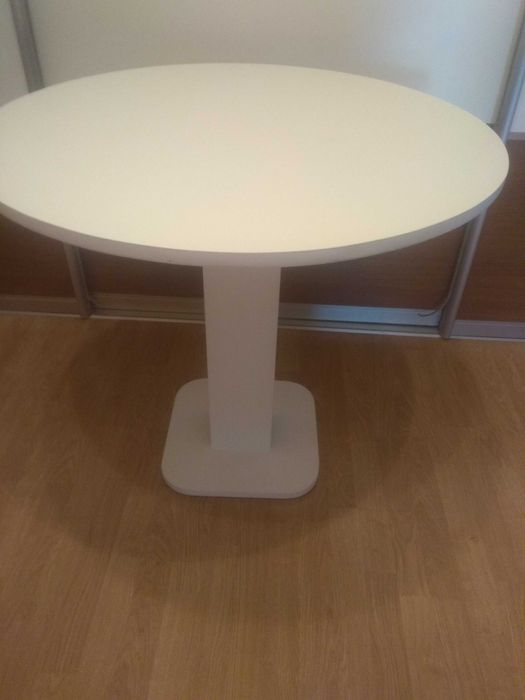 стол круглый новый