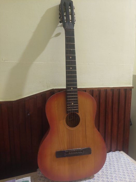 Продам гітару в доброму стані