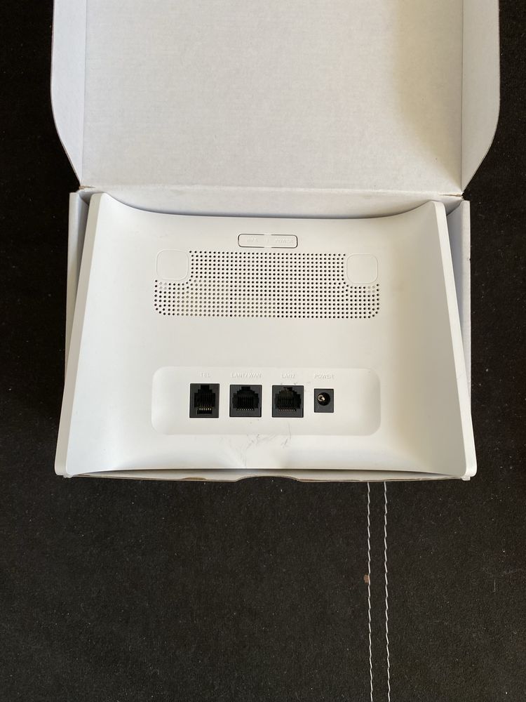 Router TCL LinkHub LTE CAT6 Home Station HH63