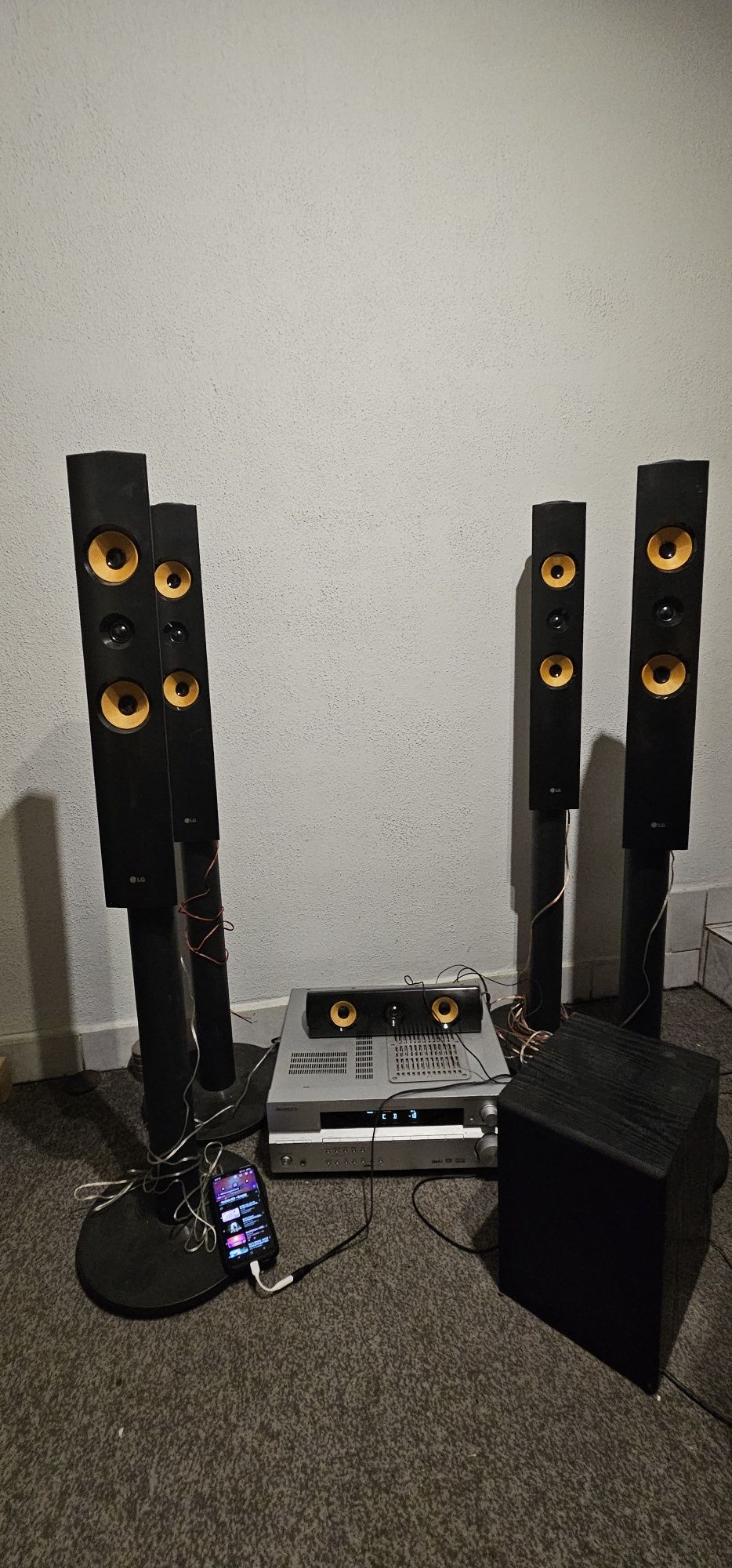 Kino domowe 5.1 z subwooferm