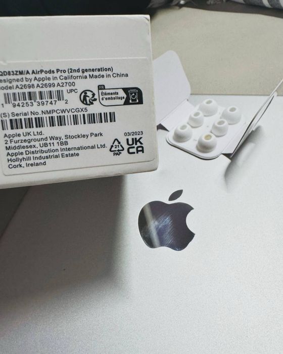 Кейс airpods оригинал