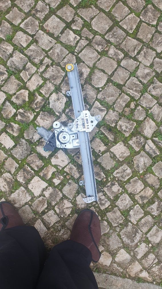 Vendo elevador do vidro para Nissan Leaf de 2020 electrico