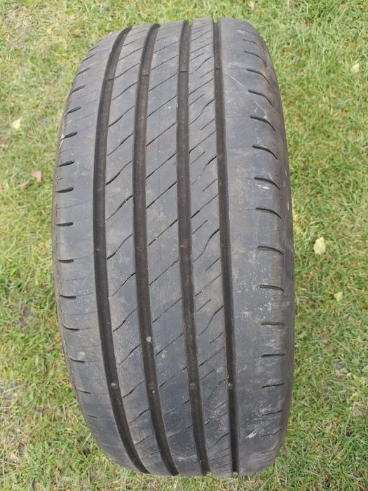 Opona letnia Goodyear EfficientGrip Performance 2 215/55R17 94W