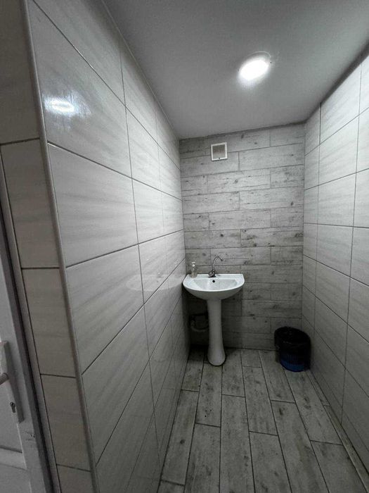 Оренда кабінетів різних площ на вулиці Тютюнників Галицький район