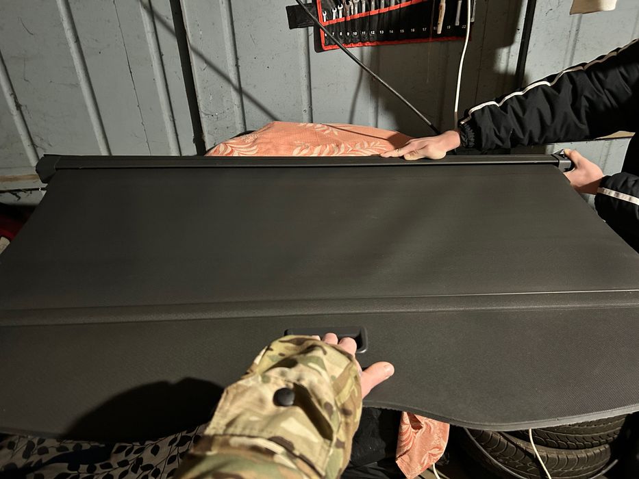 Шторка багажника Touareg 1