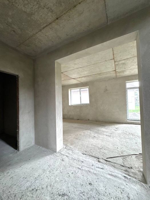 Продаж котеджу з терасою на даху м.Винники