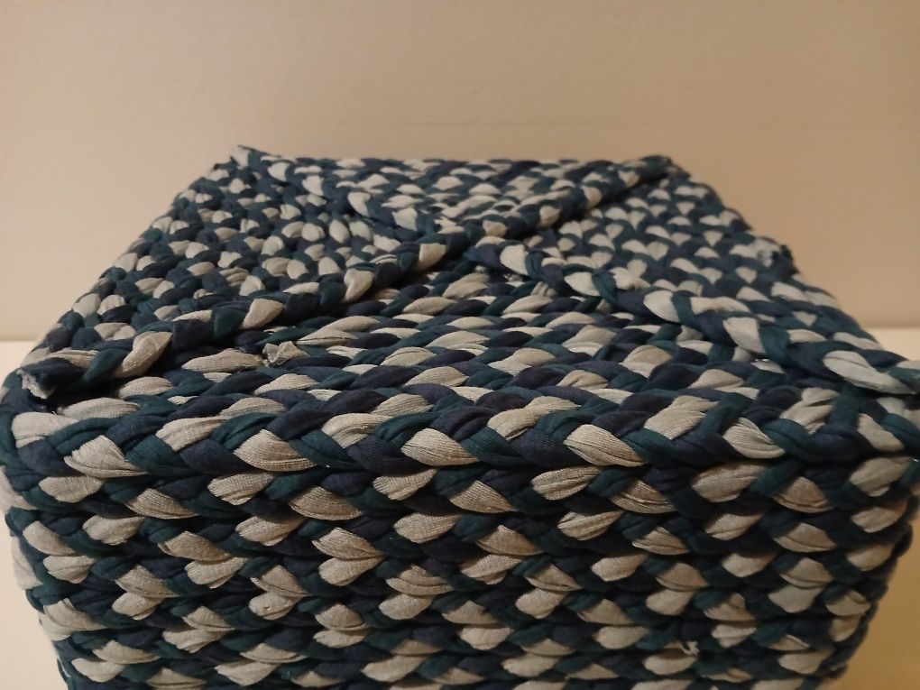 Caixa plástica forrada a tecido azul
