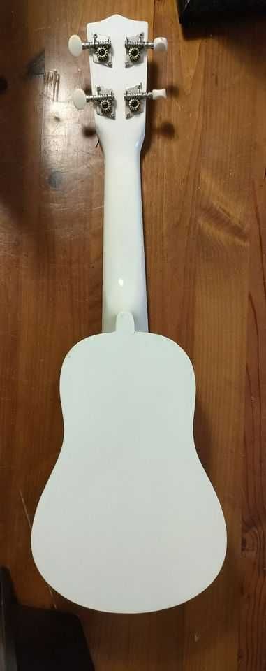 Ukulele Branco em Excelente Estado