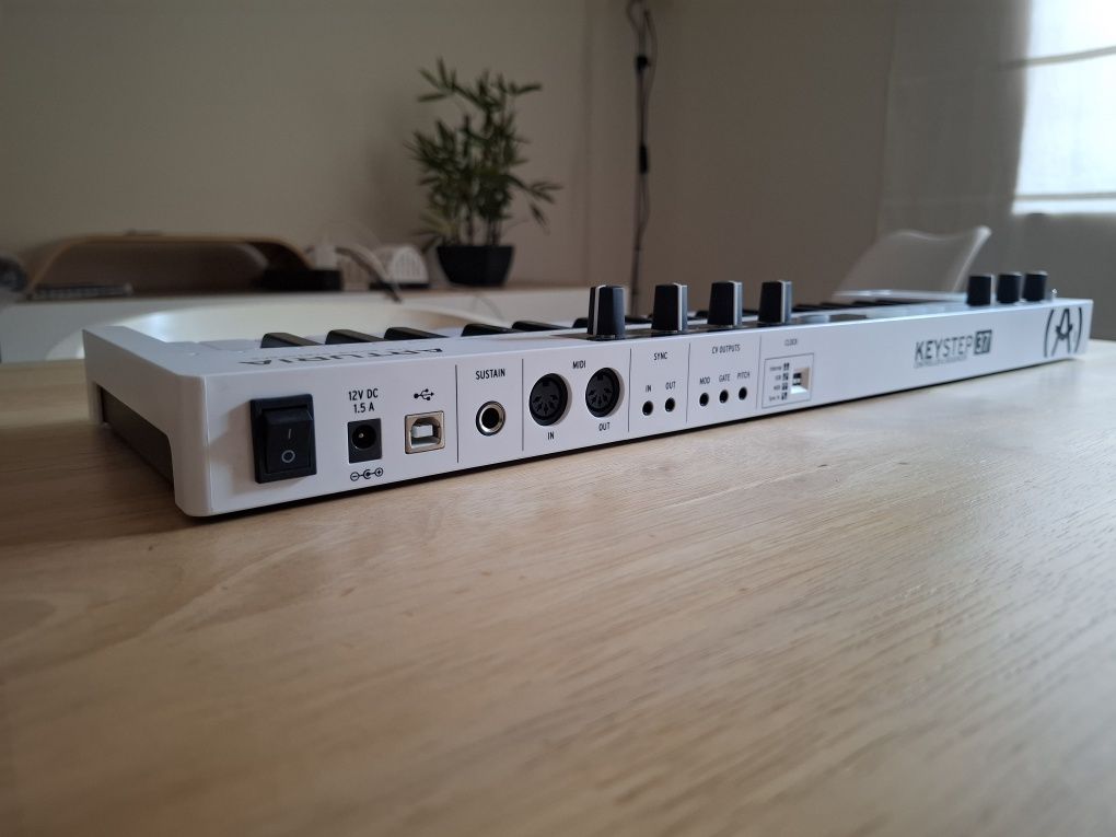 Arturia Keystep 37 (como novo)