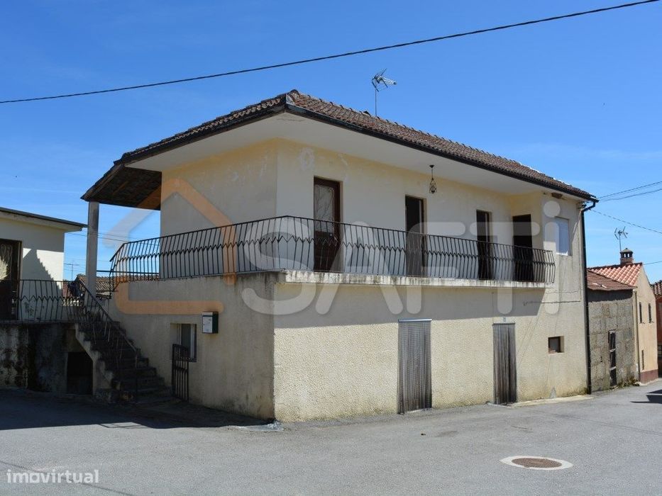 Moradia T4 em Peredo da Bemposta