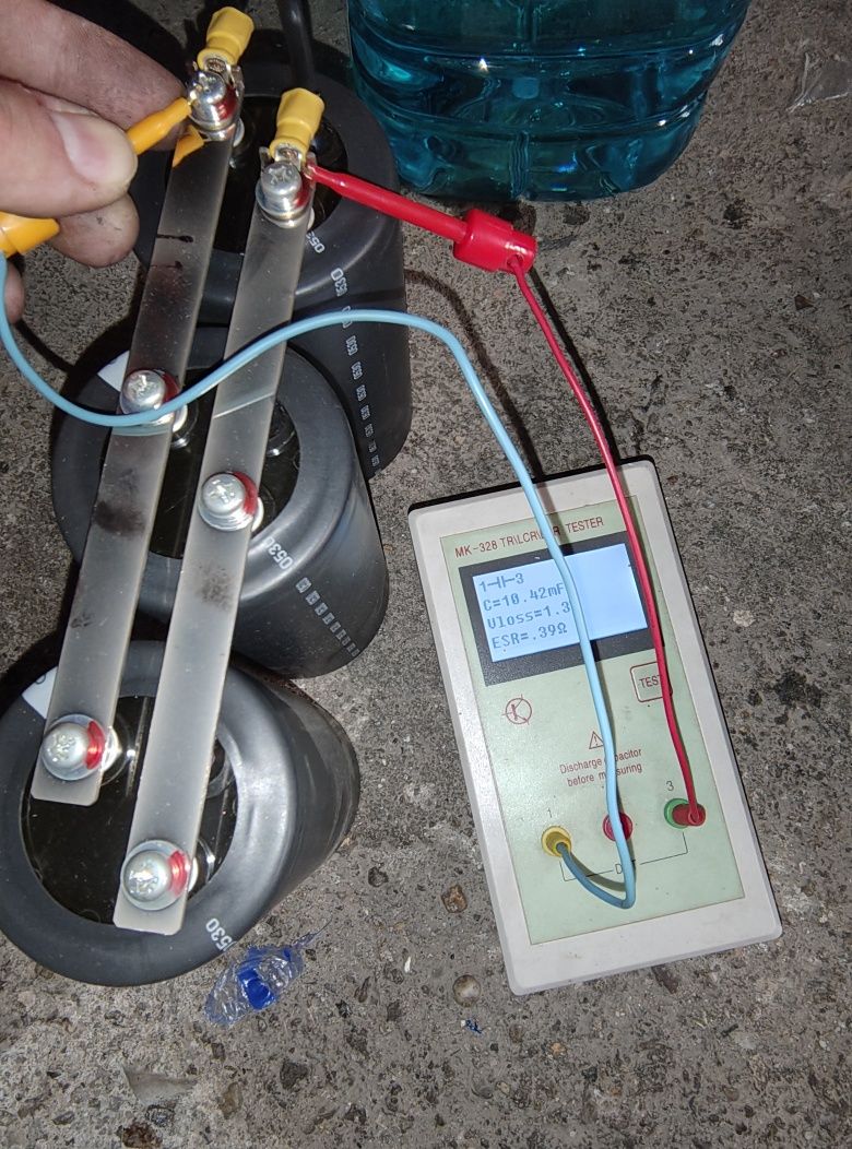 Zestaw kondensatorów 3300uF 400V Nichicon