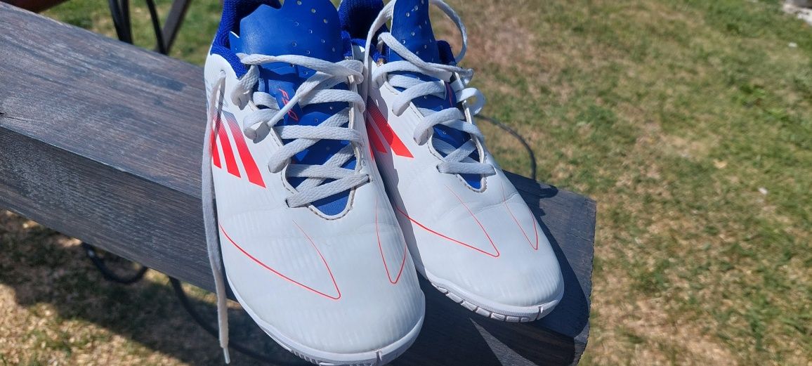 Halówki Adidas F50 dziecięce rozmiar 36 Piłka nożna