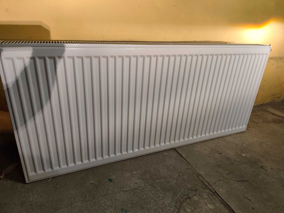 Używany grzejnik panelowy 140x60x10