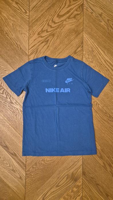 Oryginalny T-shirt Nike rozmiar L (147-158 cm)