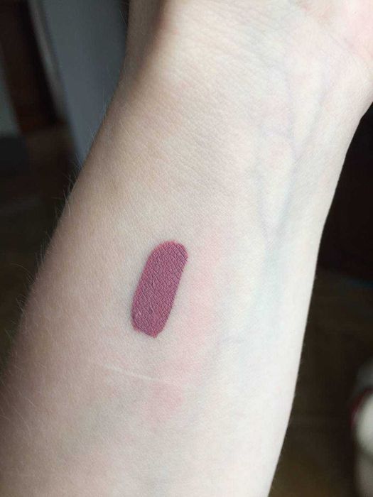 Суперстійка матова помада Oriflame Запорошена троянда