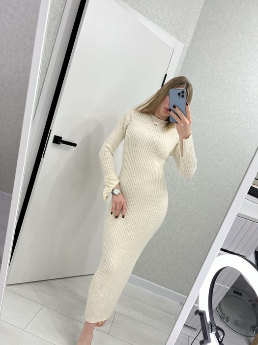 Сукня H/m коричнева в рубчик сукня максі  трикотажне плаття